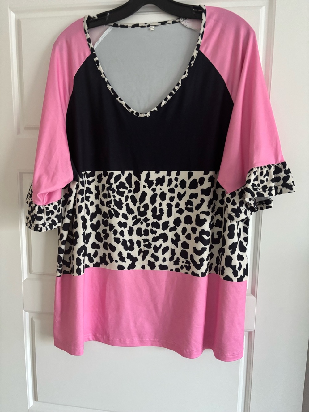 Pink & Black Colorblock Leopard Print V-Neck Womens Top